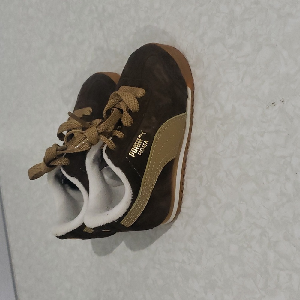 Baby Puma brand‎ tennis shoes size 5